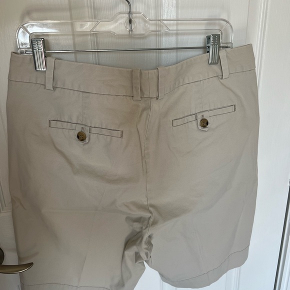 Women’s Docker Shorts - Picture 10 of 11